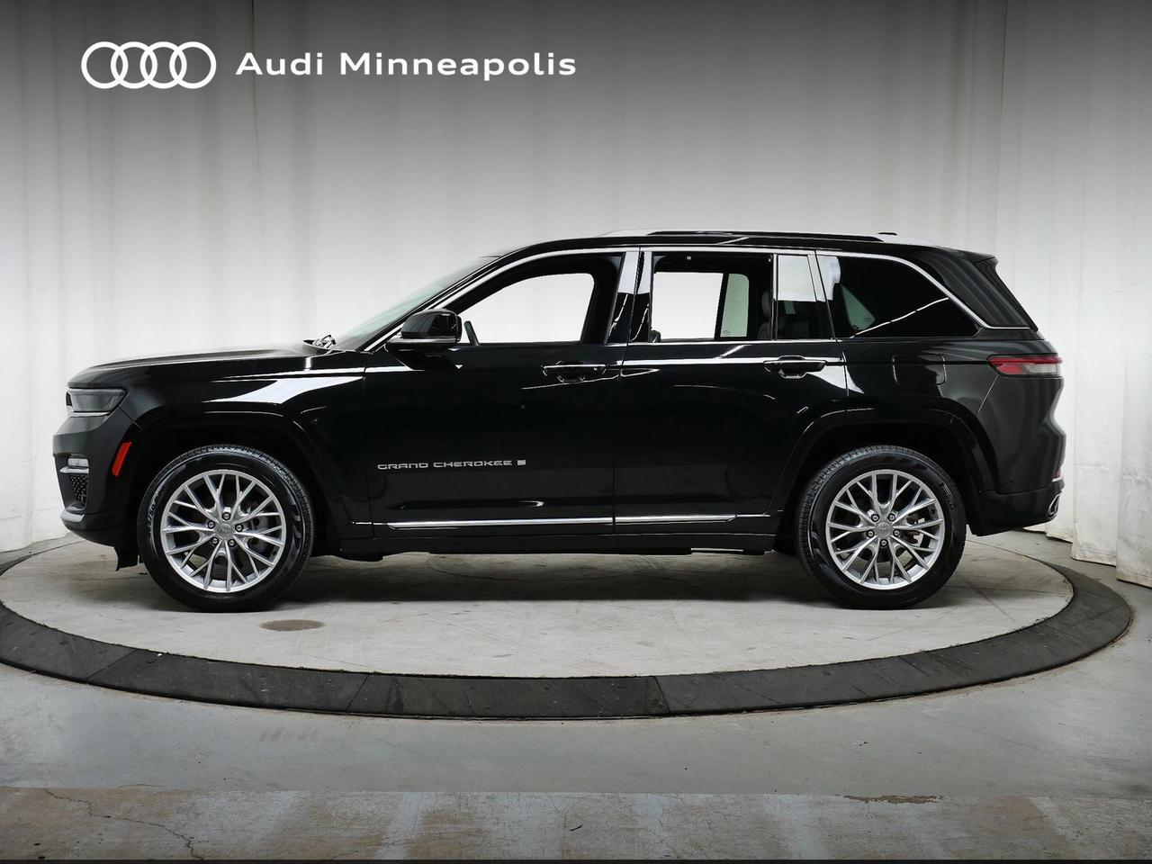 2023 Jeep Grand Cherokee Summit Oak Ridge TN