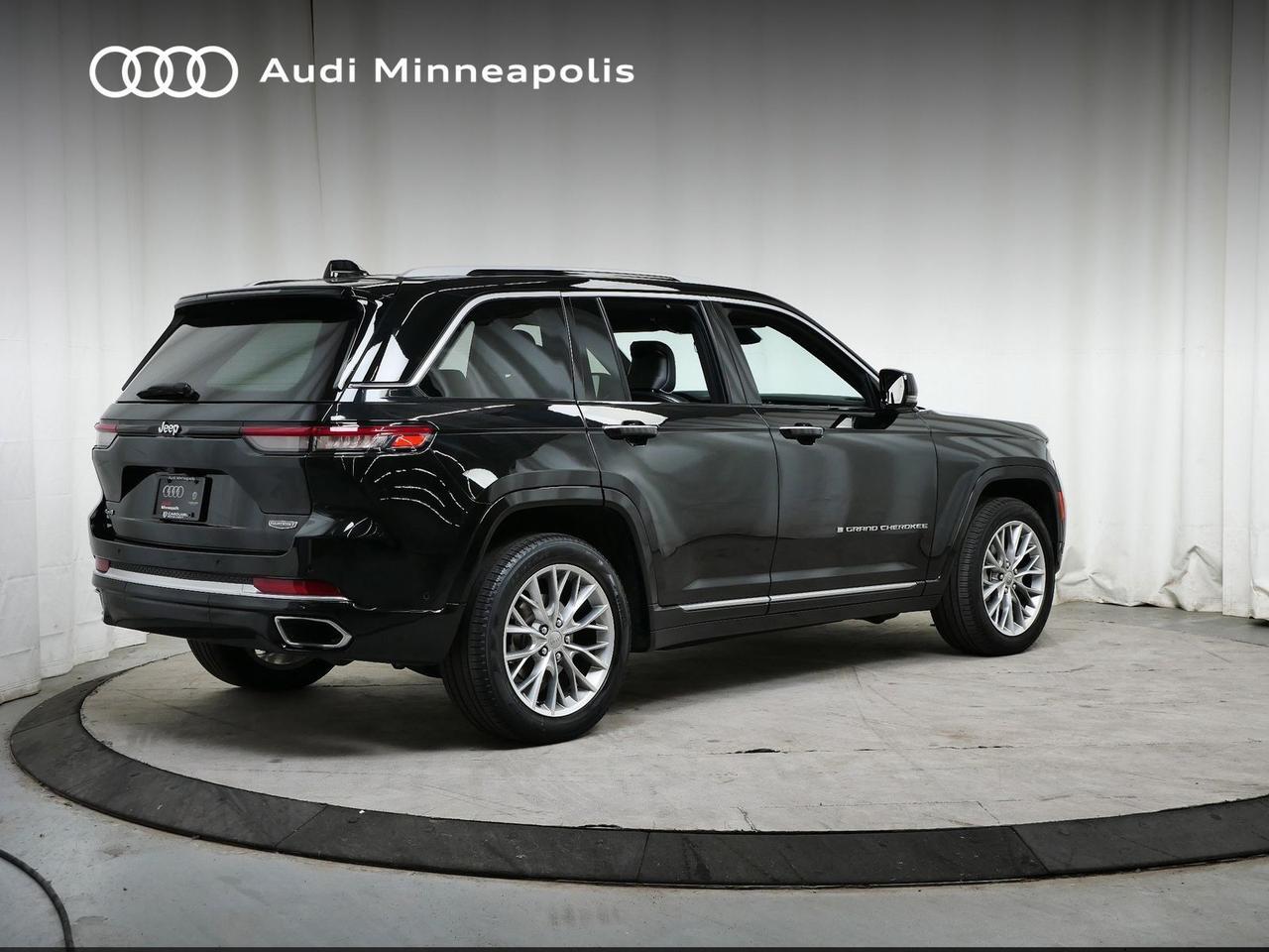 2023 Jeep Grand Cherokee Summit Oak Ridge TN