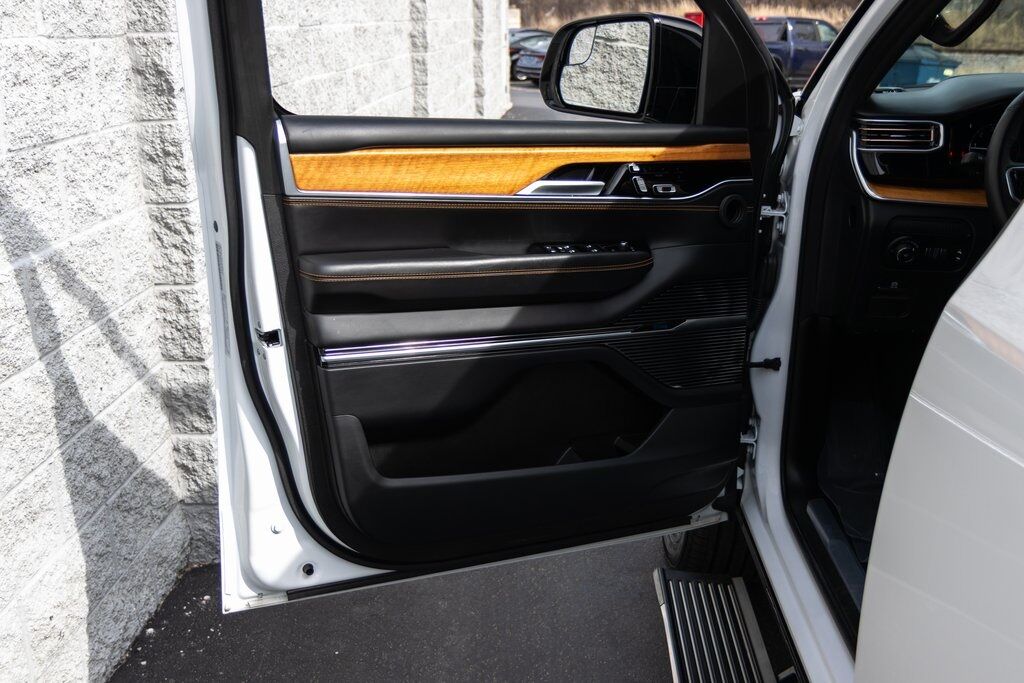 2023 Jeep Grand Wagoneer Series III Kenosha WI