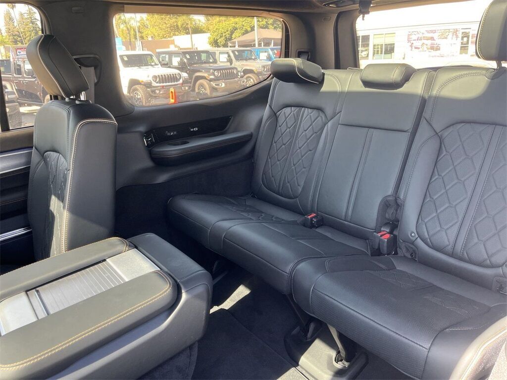 2023 Jeep Grand Wagoneer Series III Quincy MA