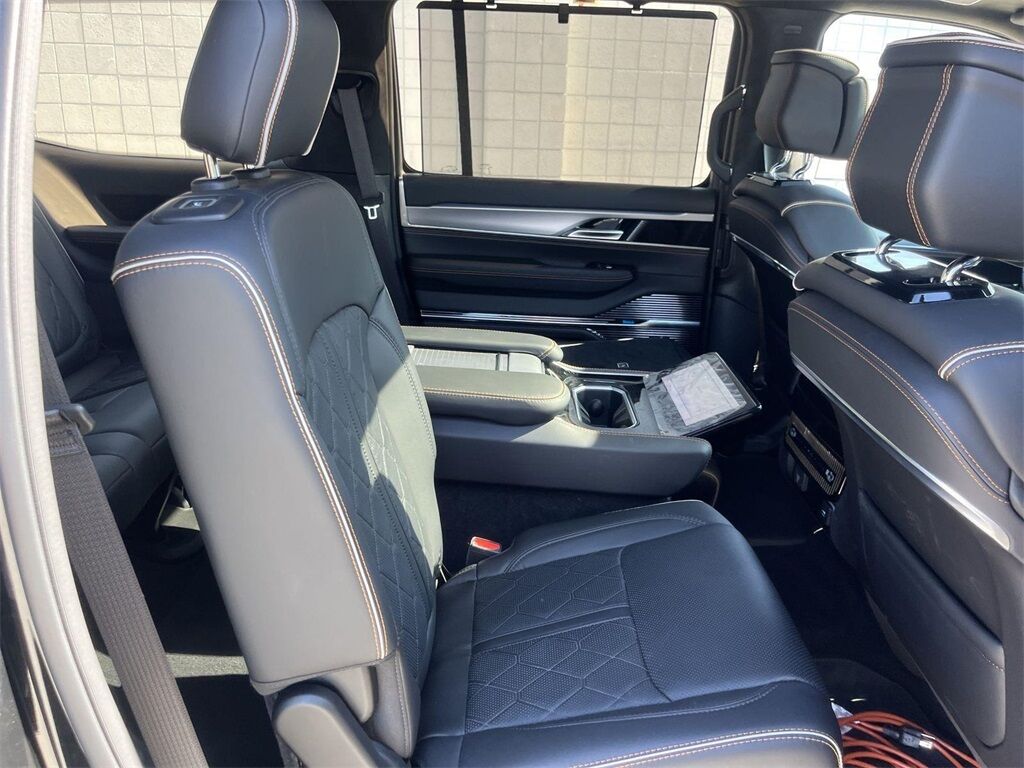 2023 Jeep Grand Wagoneer Series III Quincy MA