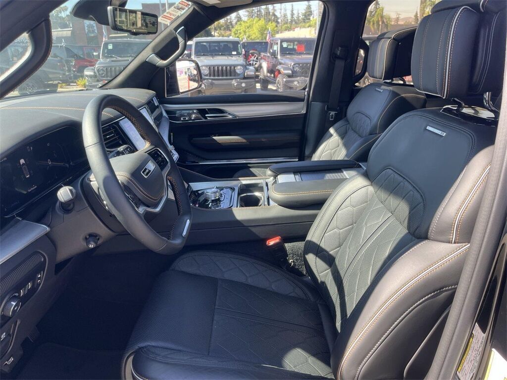 2023 Jeep Grand Wagoneer Series III Quincy MA