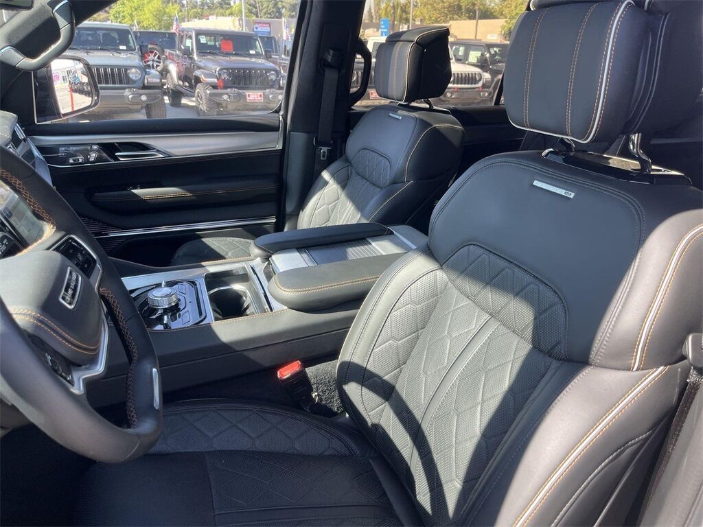 2023 Jeep Grand Wagoneer Series III Quincy MA