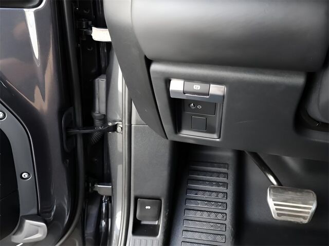 2023 Land Rover Defender 110 V8 Merriam KS