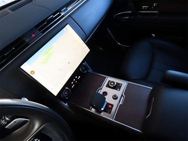 2023 Land Rover Range Rover SE LWB Merriam KS