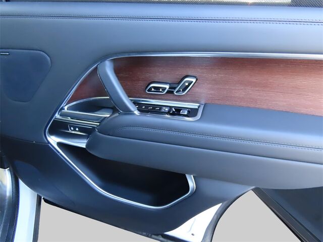 2023 Land Rover Range Rover SE LWB Merriam KS
