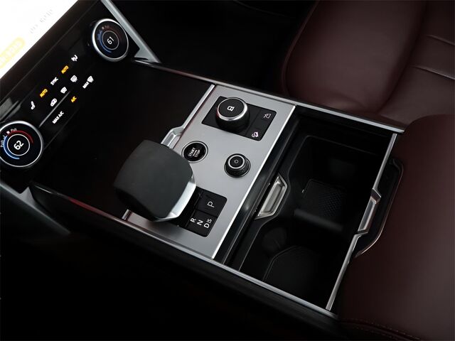 2023 Land Rover Range Rover SE Merriam KS