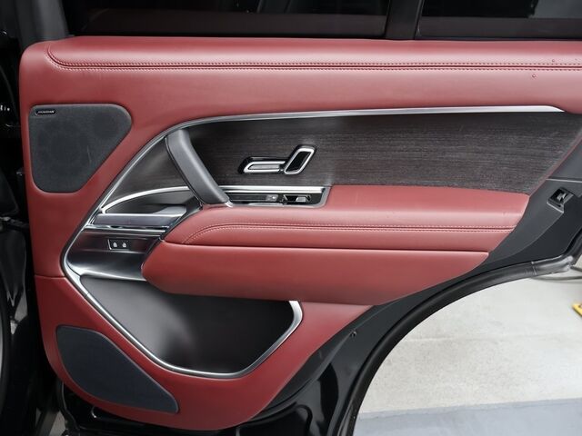2023 Land Rover Range Rover SE Merriam KS