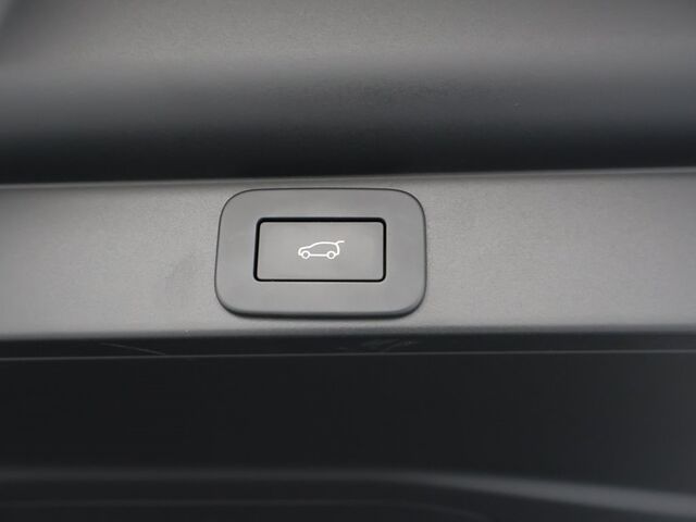 2023 Land Rover Range Rover SE Merriam KS
