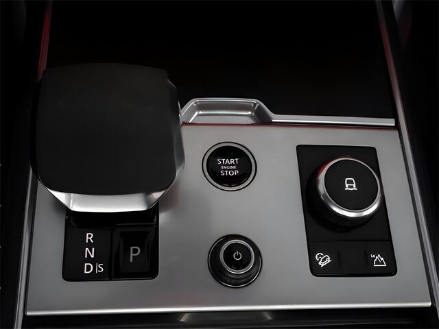 2023 Land Rover Range Rover SE Merriam KS