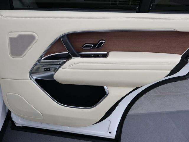 2023 Land Rover Range Rover SE Merriam KS