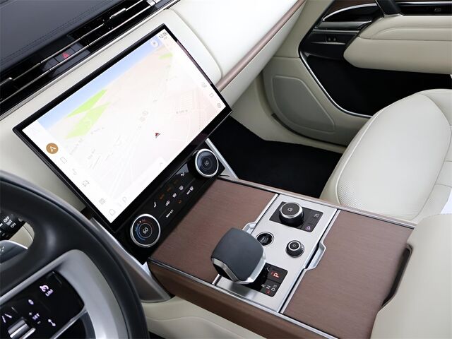 2023 Land Rover Range Rover SE Merriam KS