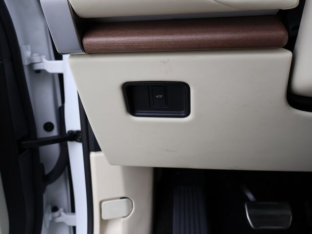 2023 Land Rover Range Rover SE Merriam KS