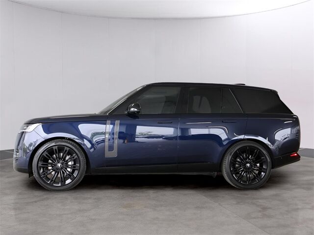 2023 Land Rover Range Rover SE Merriam KS