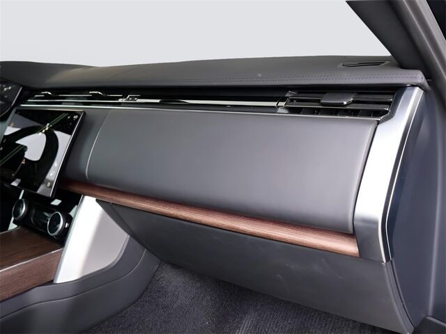 2023 Land Rover Range Rover SE Merriam KS