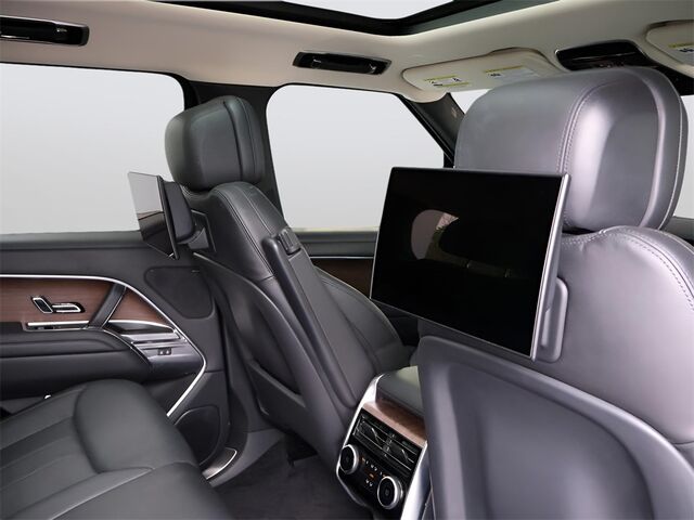 2023 Land Rover Range Rover SE Merriam KS