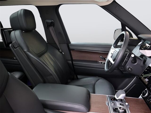 2023 Land Rover Range Rover SE Merriam KS