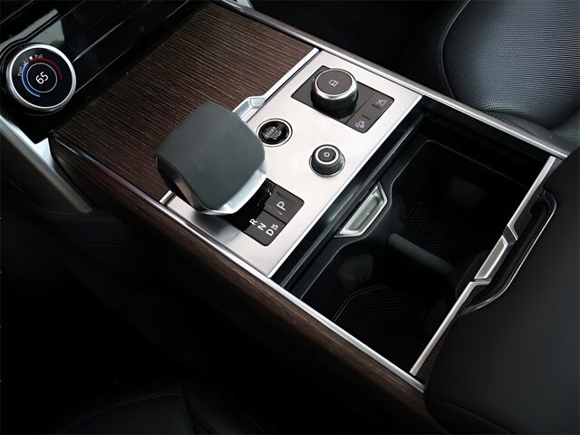2023 Land Rover Range Rover SE Merriam KS