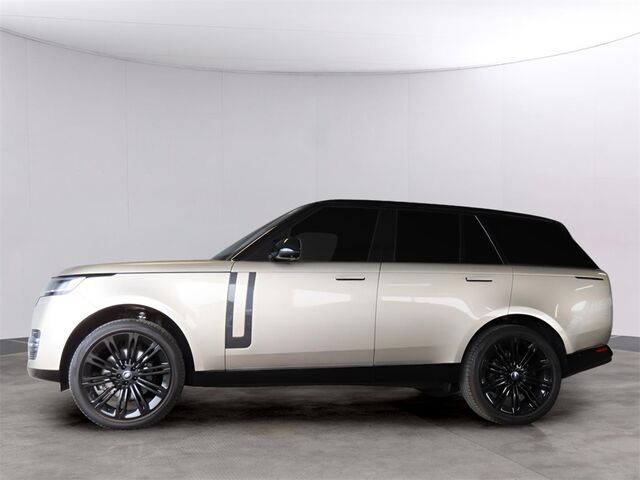 2023 Land Rover Range Rover SE Merriam KS