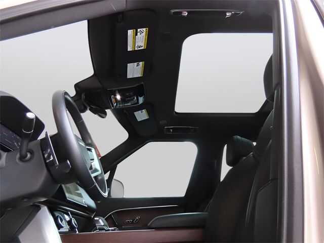 2023 Land Rover Range Rover SE Merriam KS