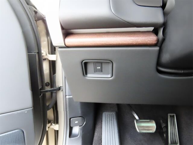 2023 Land Rover Range Rover SE Merriam KS