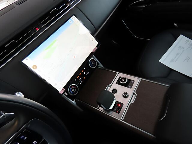 2023 Land Rover Range Rover SE Merriam KS