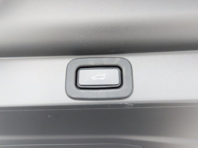 2023 Land Rover Range Rover SE Merriam KS