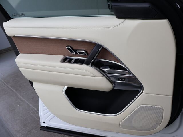 2023 Land Rover Range Rover SE Merriam KS