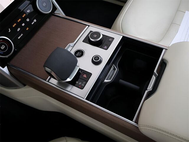 2023 Land Rover Range Rover SE Merriam KS