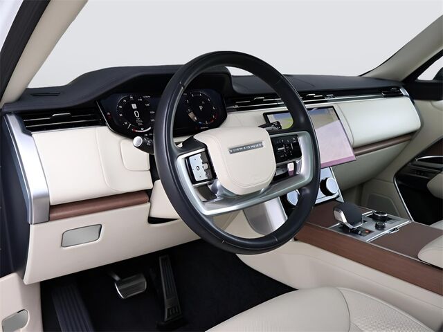 2023 Land Rover Range Rover SE Merriam KS