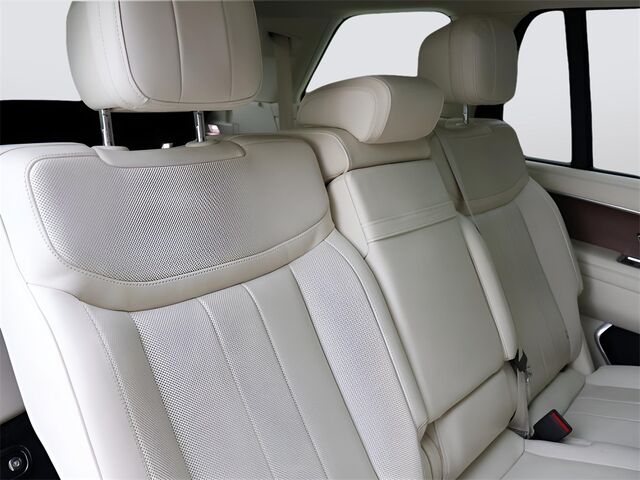 2023 Land Rover Range Rover SE Merriam KS