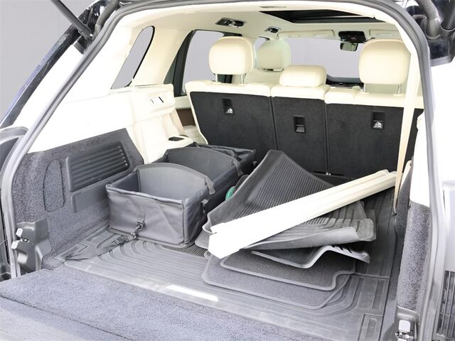 2023 Land Rover Range Rover SE Merriam KS