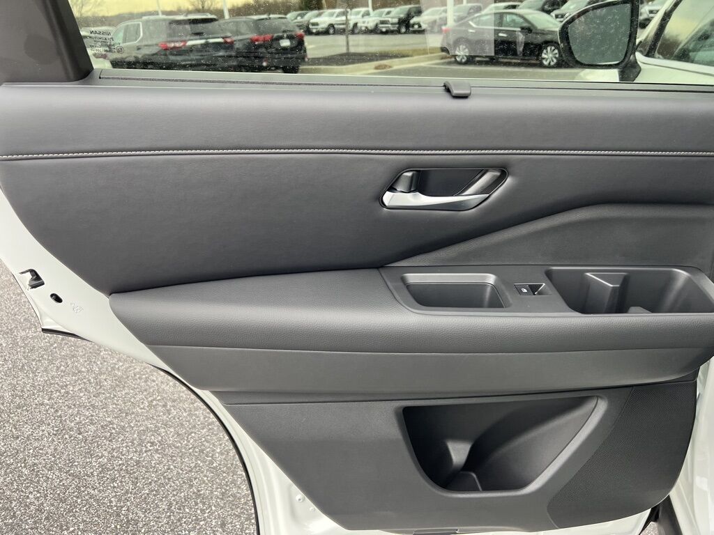 2023 Nissan Pathfinder SL White Marsh MD