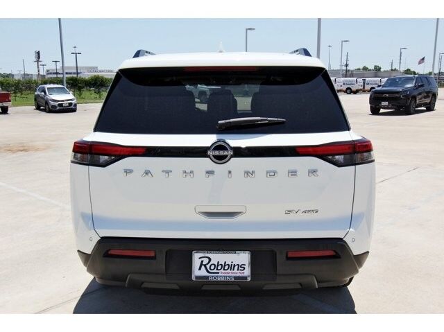 2023 Nissan Pathfinder SV