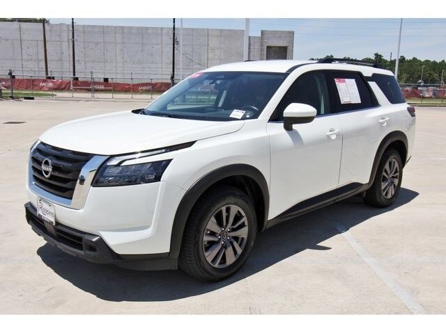 2023 Nissan Pathfinder SV