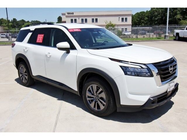 2023 Nissan Pathfinder SV