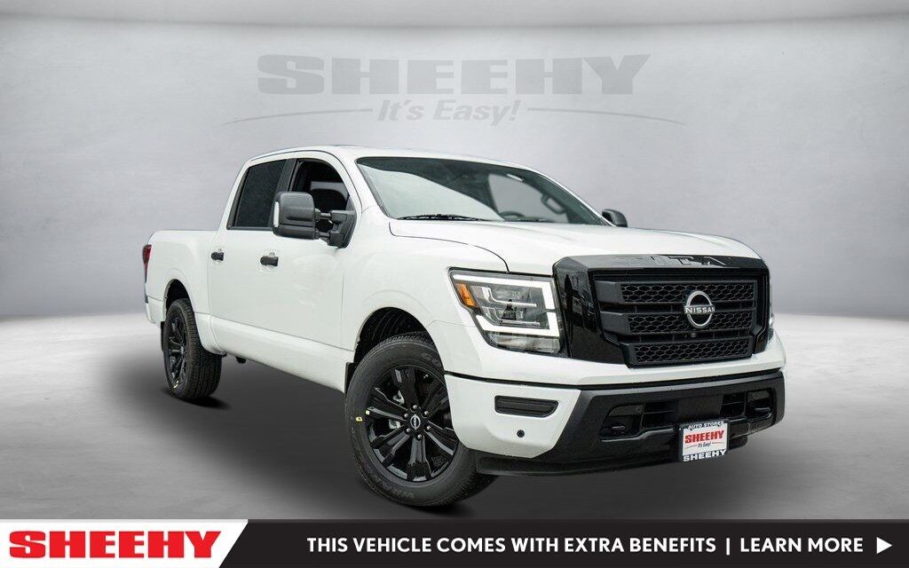 2023 Nissan Titan SV