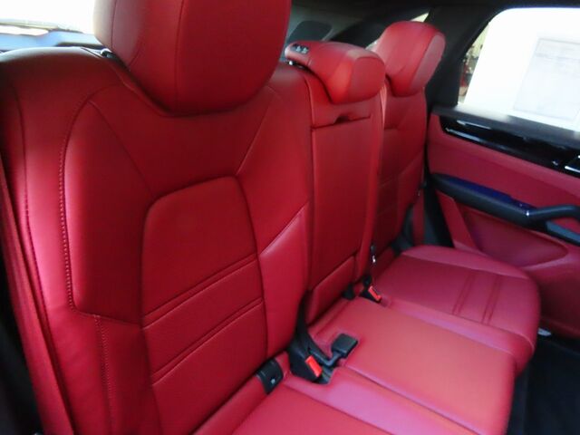 2023 Porsche Cayenne S Platinum Edition Merriam KS