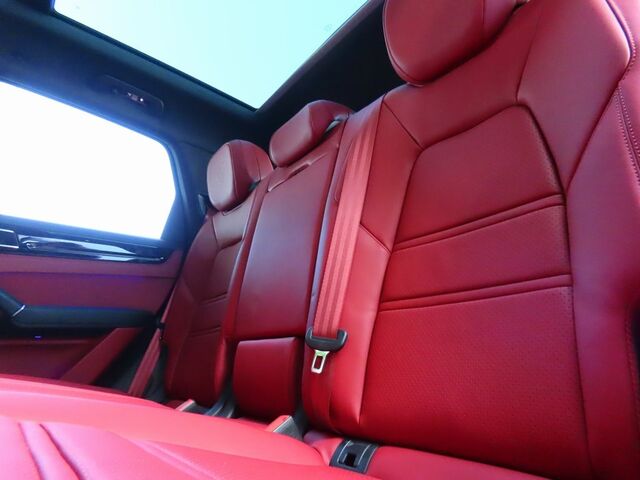 2023 Porsche Cayenne S Platinum Edition Merriam KS