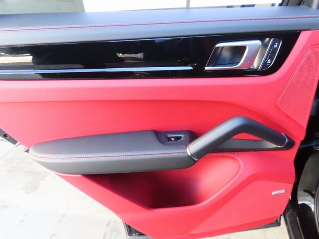 2023 Porsche Cayenne S Platinum Edition Merriam KS