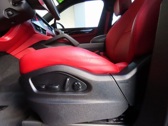 2023 Porsche Cayenne S Platinum Edition Merriam KS