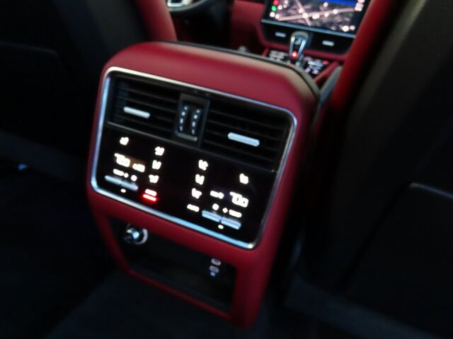 2023 Porsche Cayenne S Platinum Edition Merriam KS