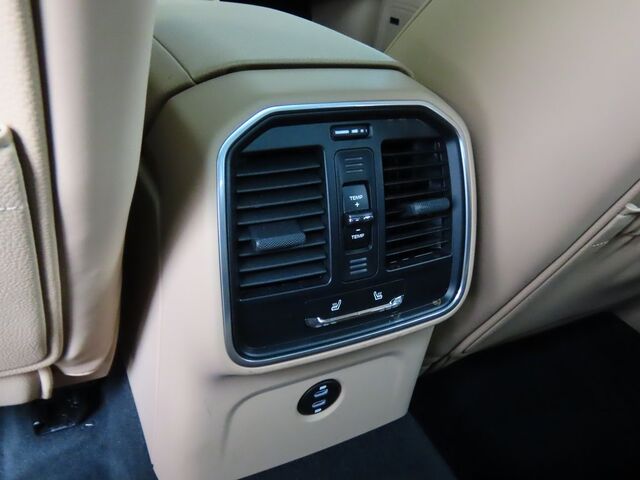 2023 Porsche Macan  Merriam KS