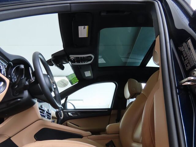 2023 Porsche Macan  Merriam KS