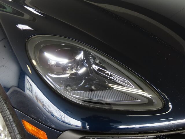 2023 Porsche Macan  Merriam KS