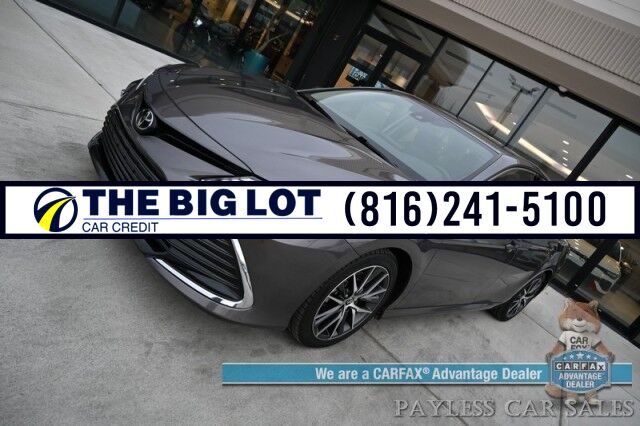 2023 Toyota Camry XLE / Cold Weather Pkg / Auto Start / Heated Leather Seats & Steering Wheel / Adaptive Cruise / Lane Depart & Blind Spot / Apple CarPlay & Android Auto / Back Up Camera / Keyless Entry & Start / 38 MPG / 1 Owner Banglore
