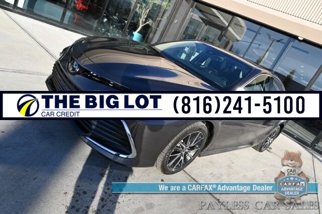 2023 Toyota Camry XLE / Cold Weather Pkg / Heated Leather Seats & Steering Wheel / Adaptive Cruise / Lane Depart & Blind Spot / Apple CarPlay & Android Auto / Back Up Camera / Keyless Entry & Start / 38 MPG / 1 Owner Banglore