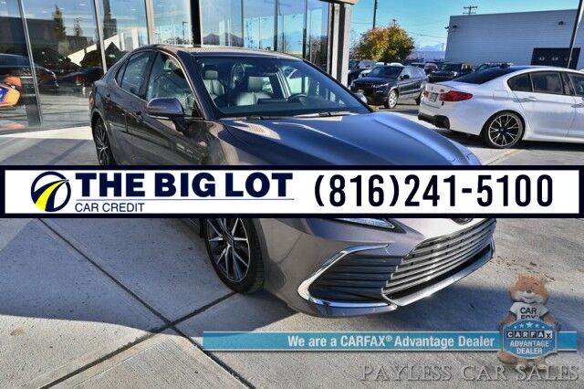 2023 Toyota Camry XLE / Cold Weather Pkg / Heated Leather Seats & Steering Wheel / Adaptive Cruise / Lane Depart & Blind Spot / Apple CarPlay & Android Auto / Back Up Camera / Keyless Entry & Start / 38 MPG / 1 Owner Banglore