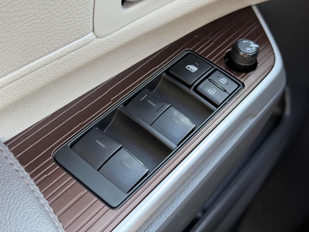 2023 Toyota Sienna XLE Fredericksburg VA