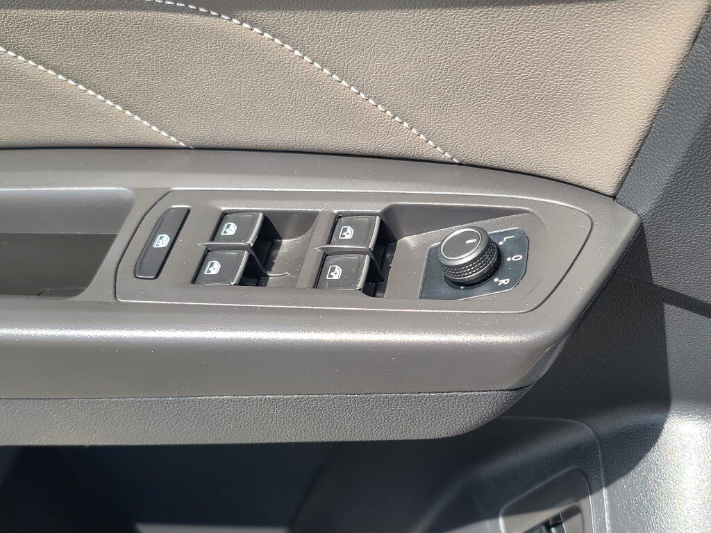 2023 Volkswagen Atlas Cross Sport 3.6L V6 SE w/Technology Springfield VA